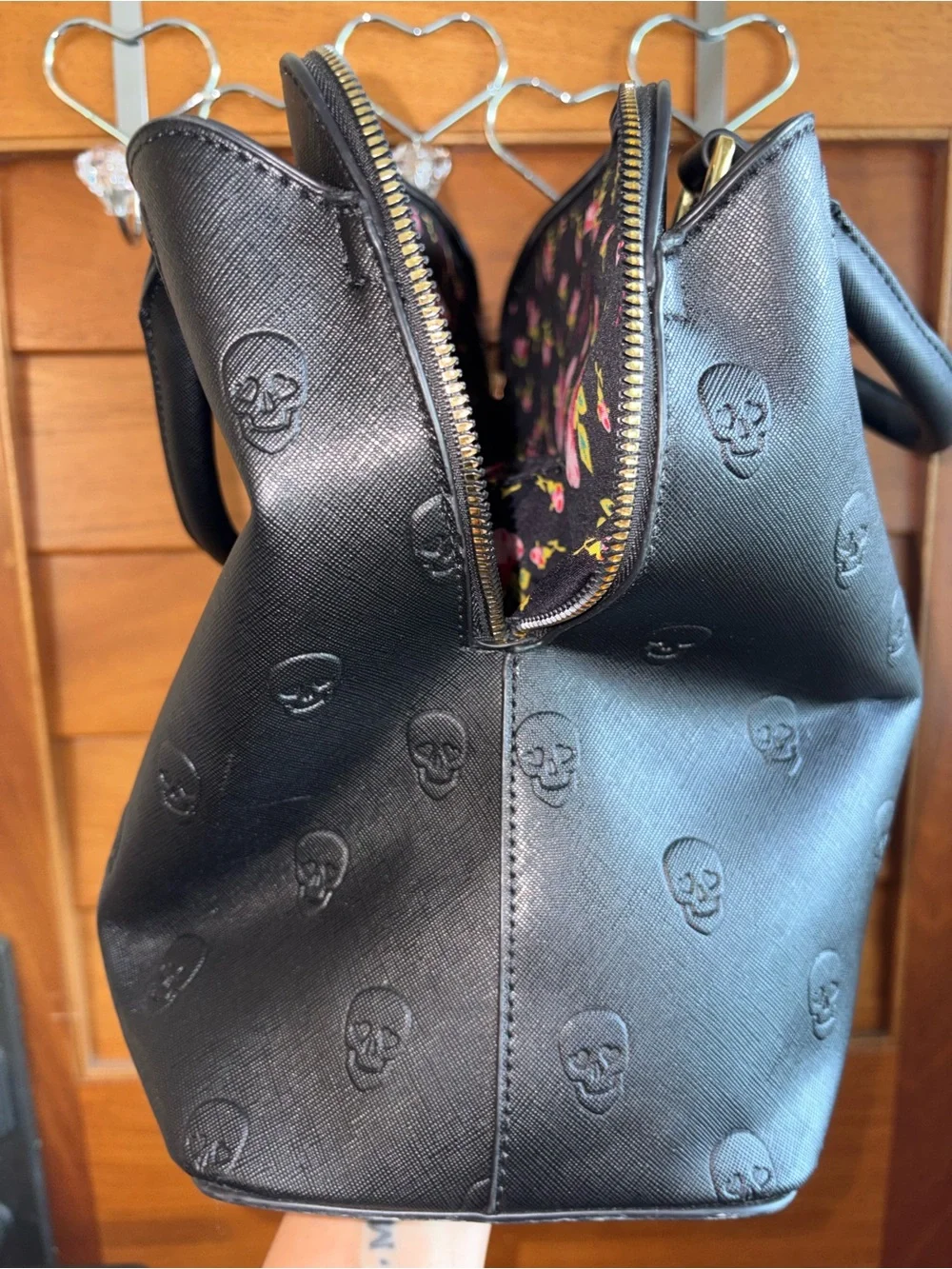 BETSEY JOHNSON SKULLICIOUS BLACK SATCHEL🖤 ☠️